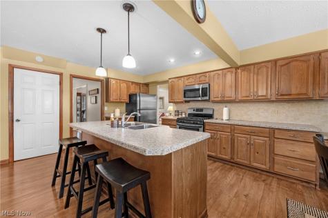 2808 W Asplin Drive Rocky River OH 44116