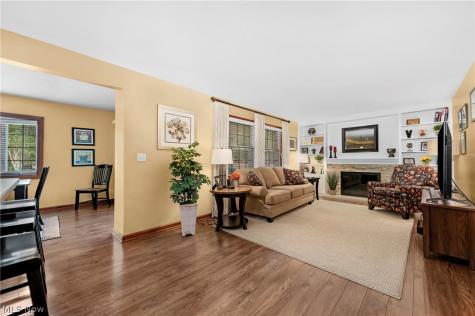 2808 W Asplin Drive Rocky River OH 44116