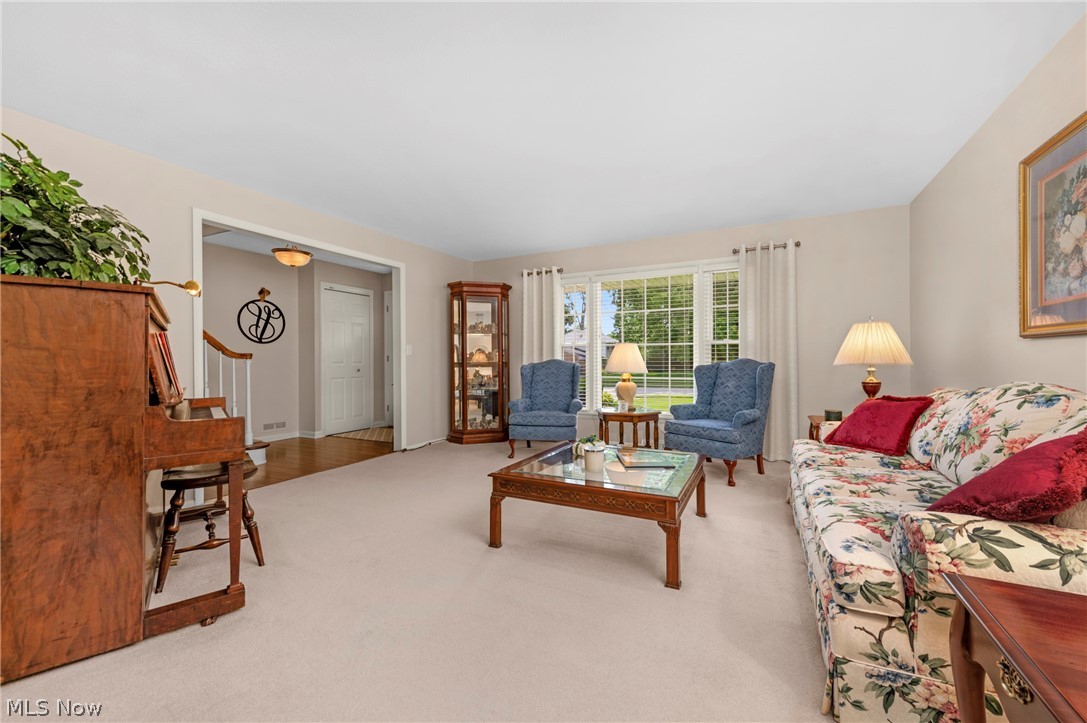2808 W Asplin Drive Rocky River OH 44116