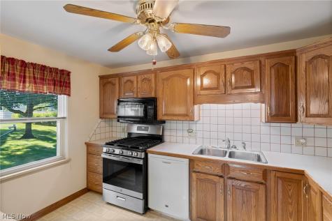 154 Hilltop Drive NW Canton OH 44708