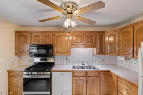 154 Hilltop Drive NW Canton OH 44708