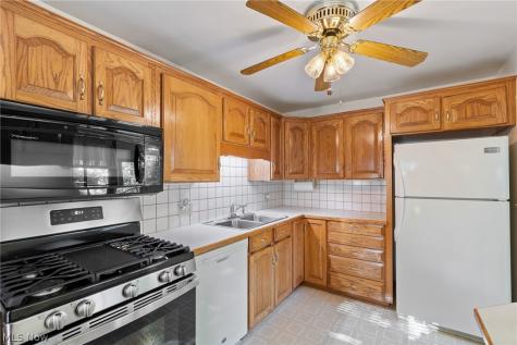 154 Hilltop Drive NW Canton OH 44708