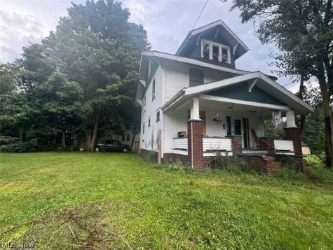1316 Saint Elmo Avenue NE Canton OH 44705