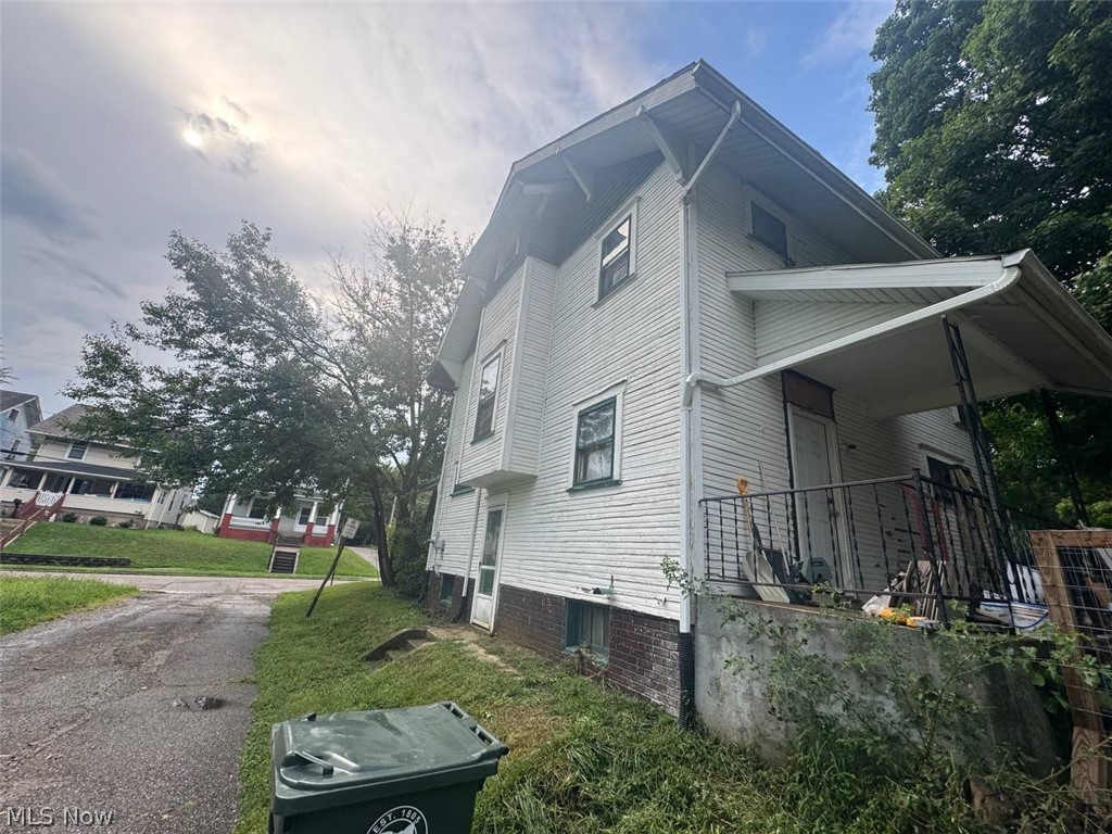 1316 Saint Elmo Avenue NE Canton OH 44705