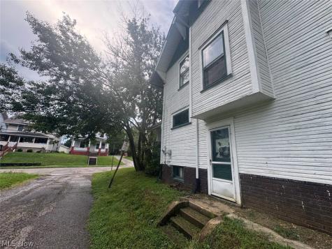 1316 Saint Elmo Avenue NE Canton OH 44705