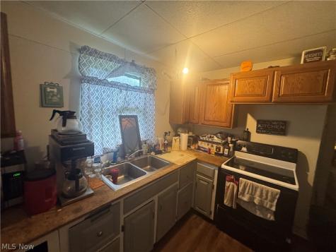 1316 Saint Elmo Avenue NE Canton OH 44705