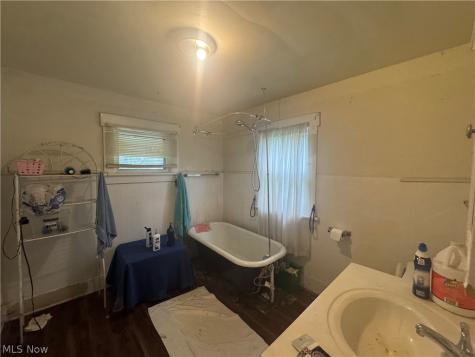 1316 Saint Elmo Avenue NE Canton OH 44705