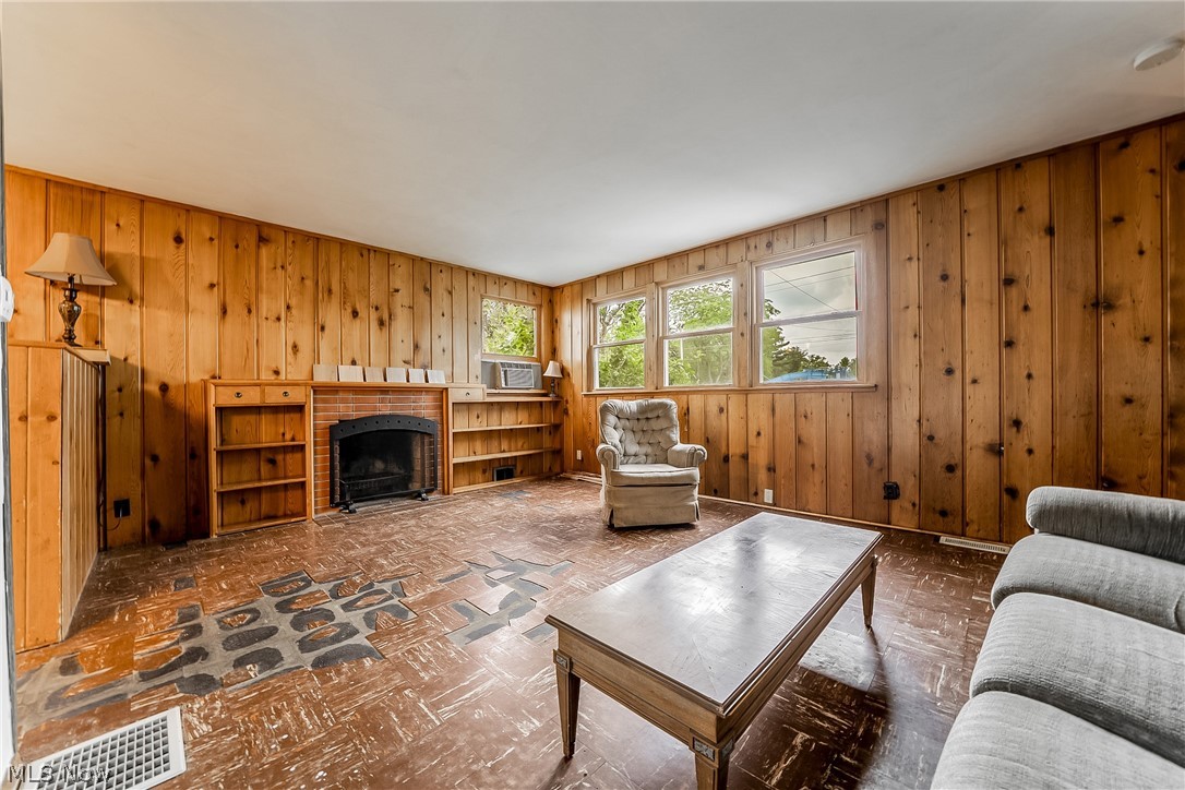 65 Parkwood Drive Shelby OH 44875