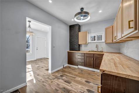 3064 W 16th Street Cleveland OH 44113