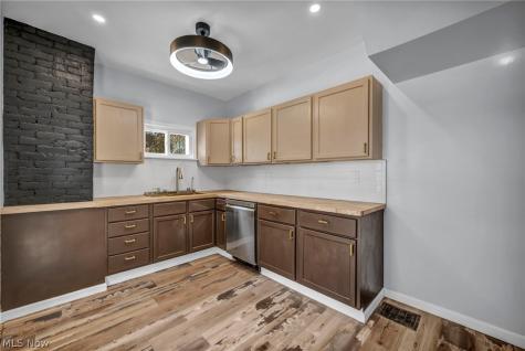 3064 W 16th Street Cleveland OH 44113