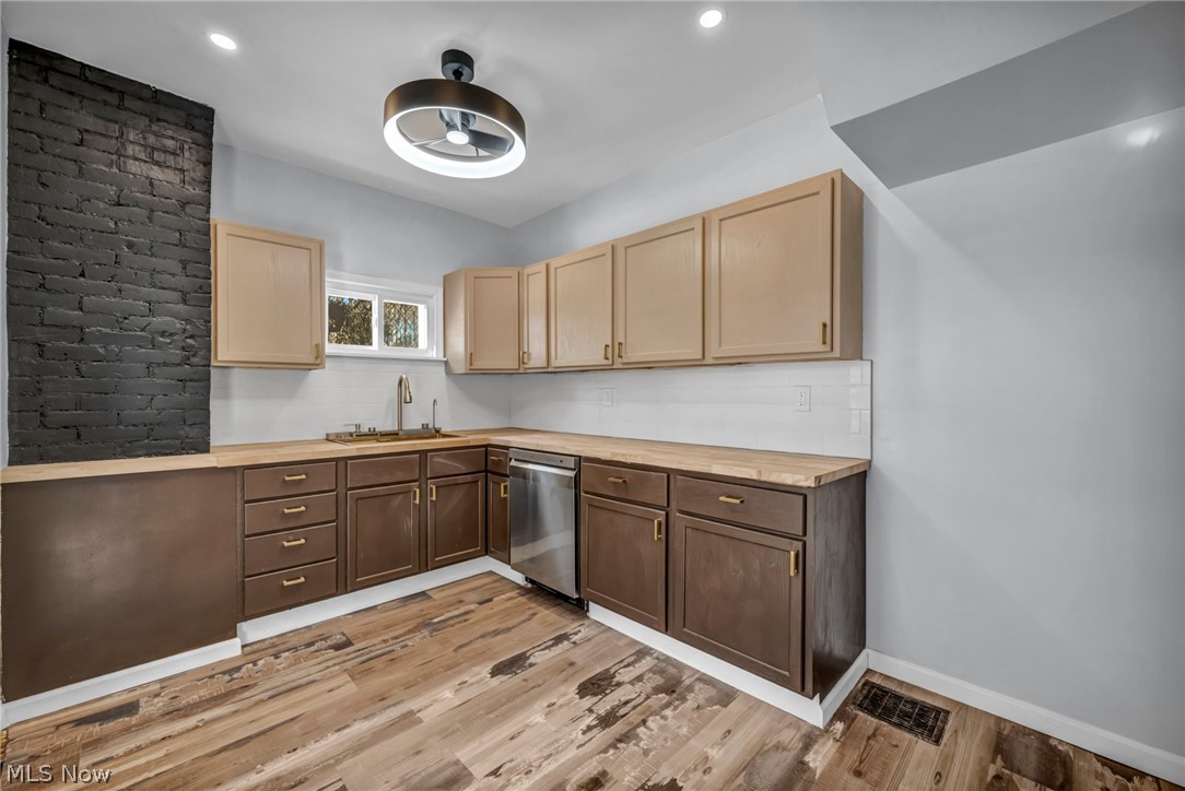 3064 W 16th Street Cleveland OH 44113