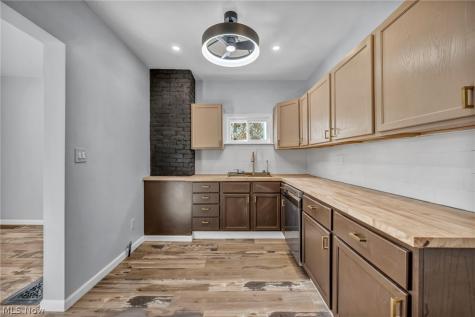 3064 W 16th Street Cleveland OH 44113