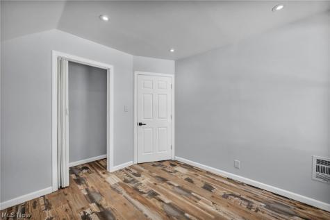 3064 W 16th Street Cleveland OH 44113
