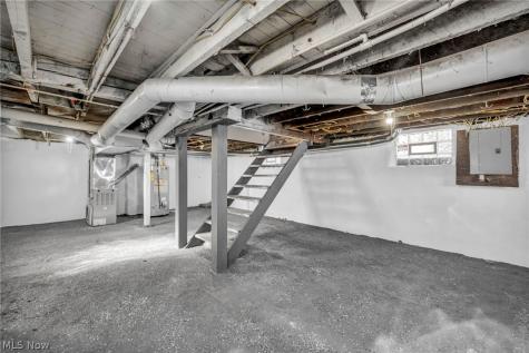 3064 W 16th Street Cleveland OH 44113