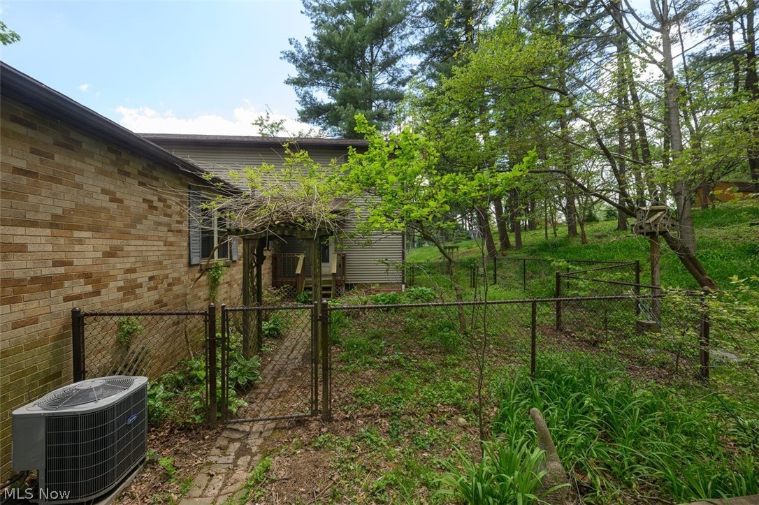 905 Pineview Avenue SE North Canton OH 44720