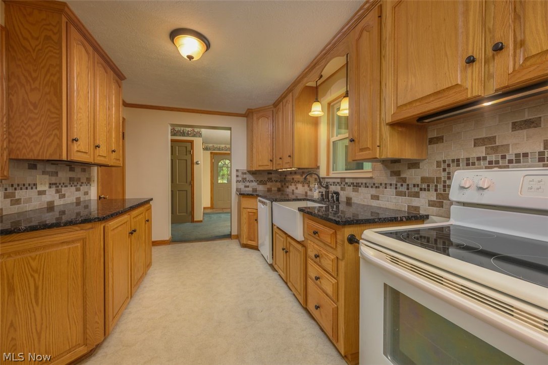 905 Pineview Avenue SE North Canton OH 44720