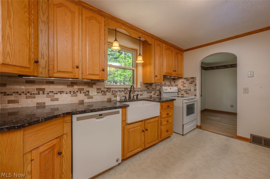 905 Pineview Avenue SE North Canton OH 44720