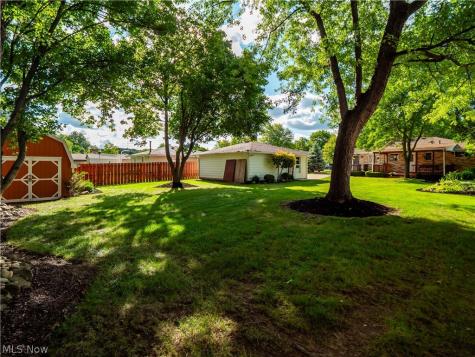 7930 Royalview Drive Parma OH 44129