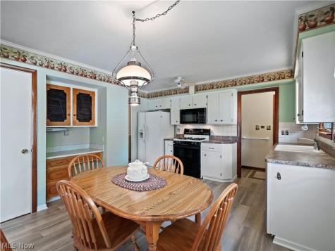 7930 Royalview Drive Parma OH 44129