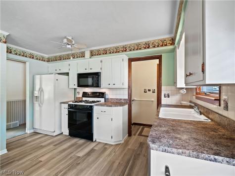7930 Royalview Drive Parma OH 44129