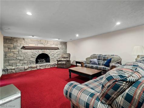 7930 Royalview Drive Parma OH 44129