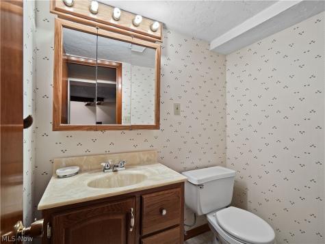 7930 Royalview Drive Parma OH 44129