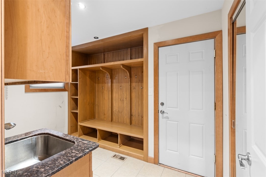 1207 Summit Drive Mayfield Heights OH 44124