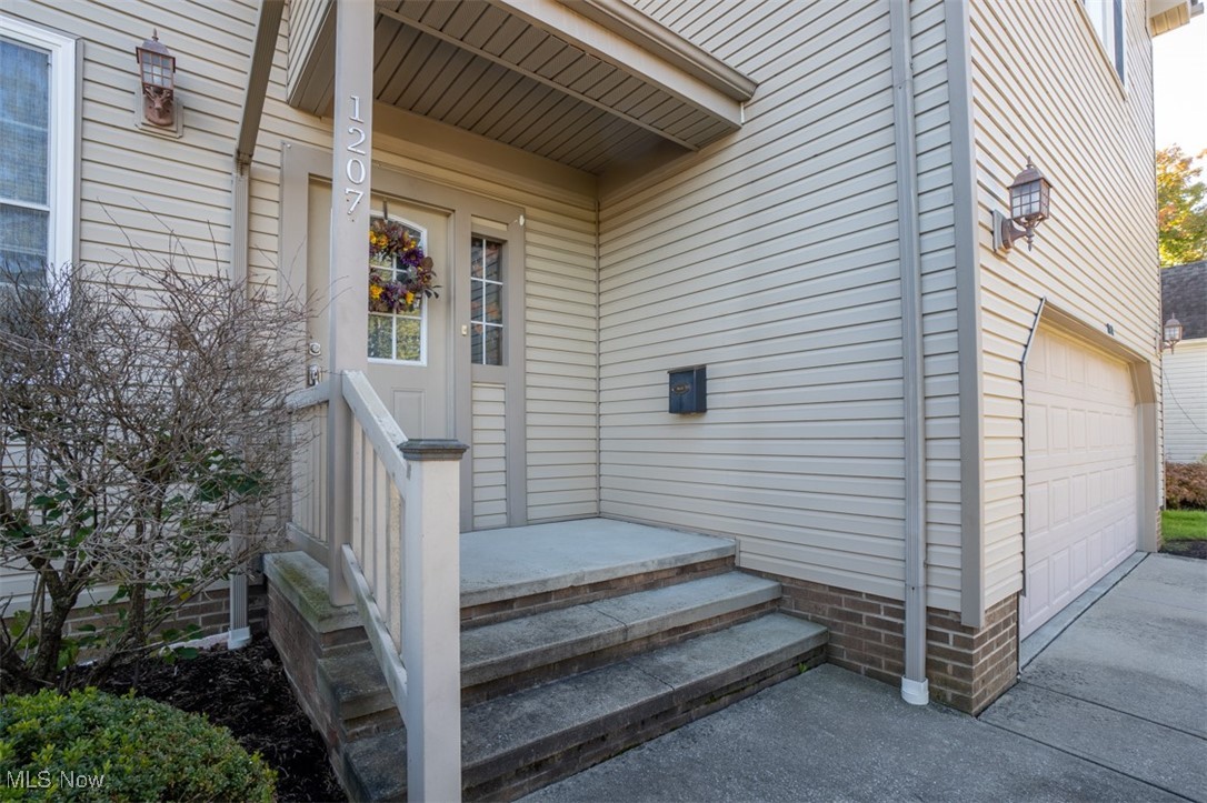 1207 Summit Drive Mayfield Heights OH 44124