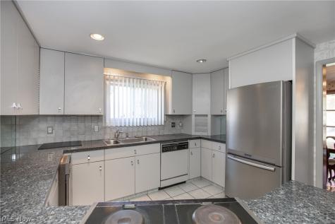 5148 Hickory Drive Lyndhurst OH 44124