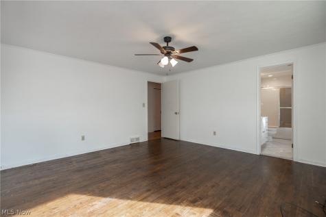 5148 Hickory Drive Lyndhurst OH 44124