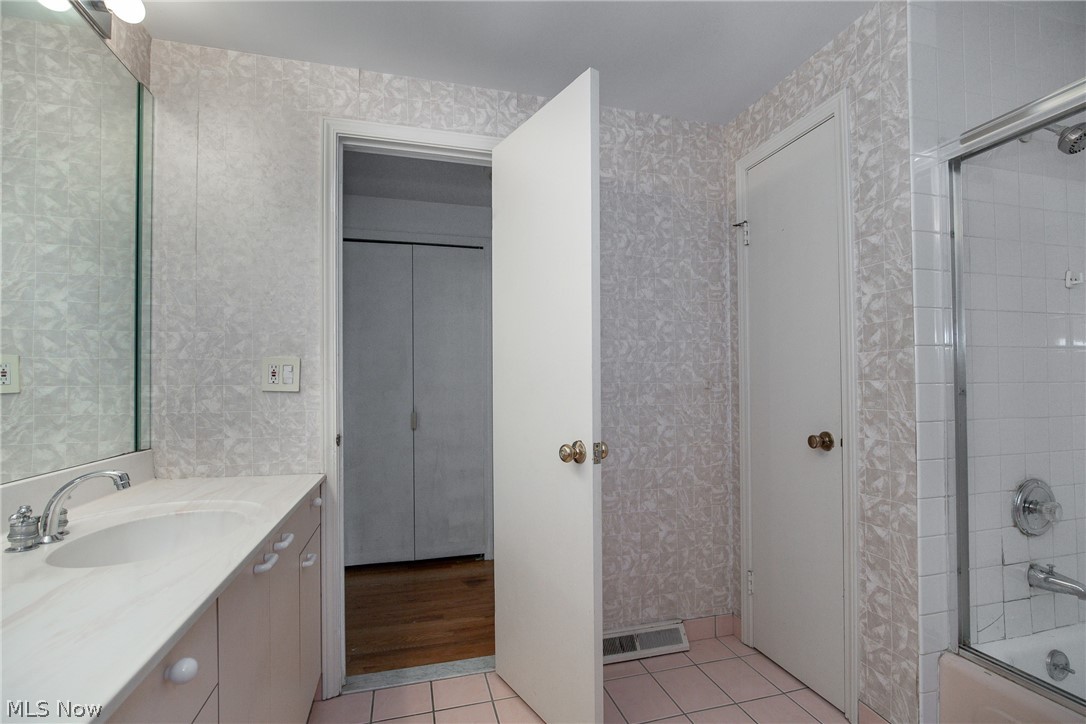 5148 Hickory Drive Lyndhurst OH 44124