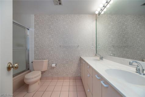 5148 Hickory Drive Lyndhurst OH 44124