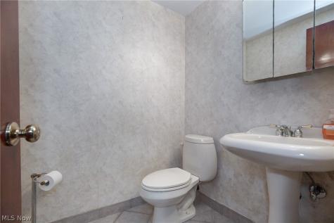5148 Hickory Drive Lyndhurst OH 44124