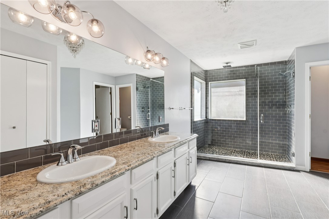 11319 Lake Avenue Cleveland OH 44102