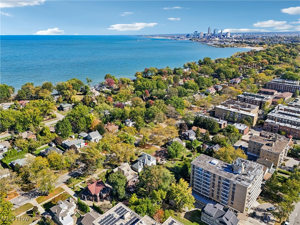 11319 Lake Avenue Cleveland OH 44102