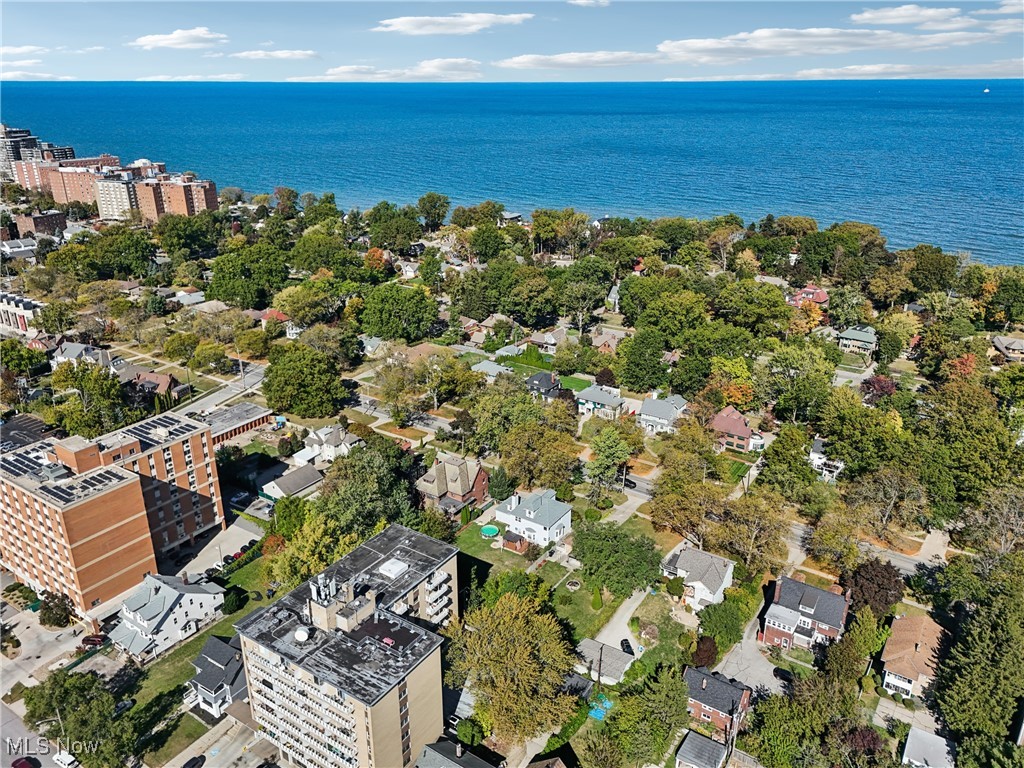 11319 Lake Avenue Cleveland OH 44102