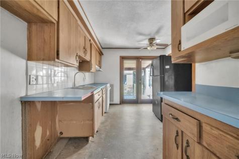 351 Gayle Drive Sheffield Lake OH 44054