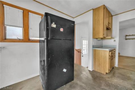 351 Gayle Drive Sheffield Lake OH 44054