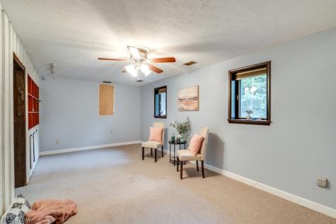 1384 Northeast Avenue Tallmadge OH 44278