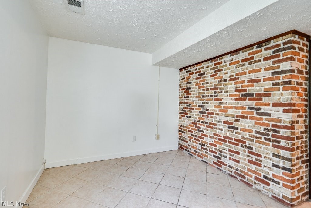 1384 Northeast Avenue Tallmadge OH 44278