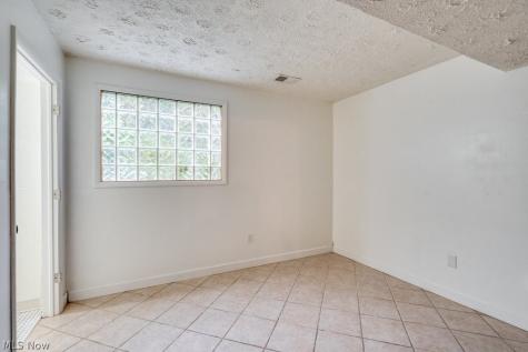 1384 Northeast Avenue Tallmadge OH 44278