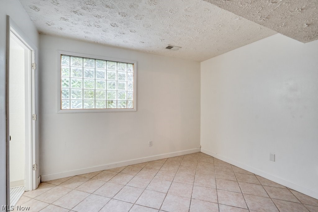 1384 Northeast Avenue Tallmadge OH 44278