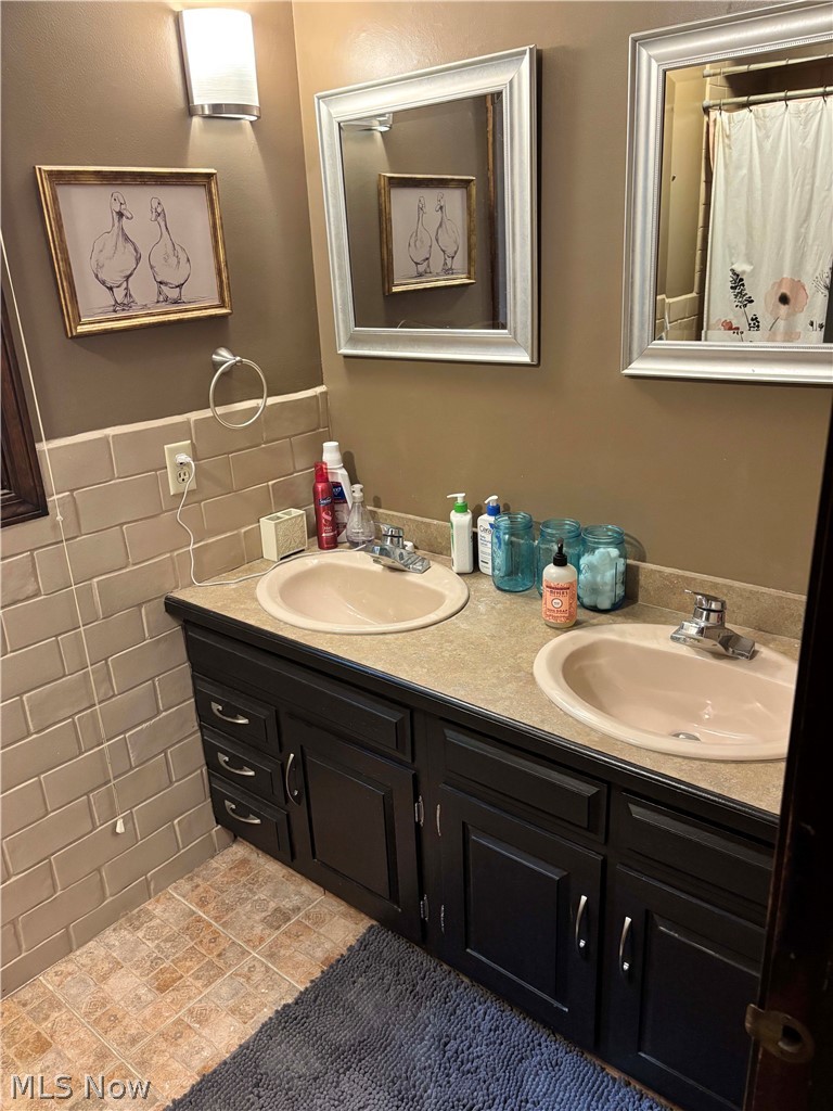 2166 Dow Drive Akron OH 44313