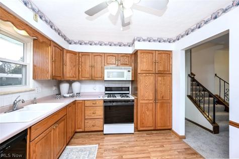 622 Meadowridge Avenue NW Canton OH 44708