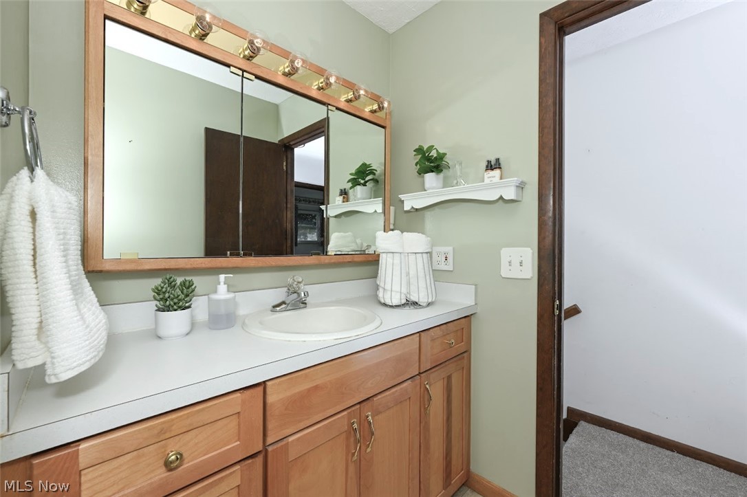 622 Meadowridge Avenue NW Canton OH 44708