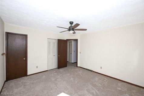 622 Meadowridge Avenue NW Canton OH 44708