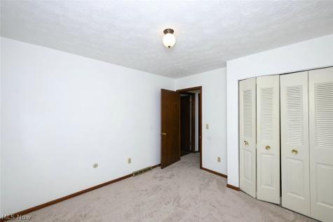 622 Meadowridge Avenue NW Canton OH 44708
