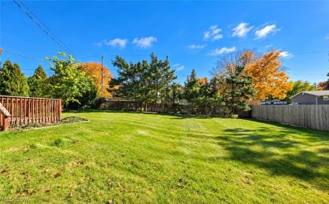 622 Meadowridge Avenue NW Canton OH 44708