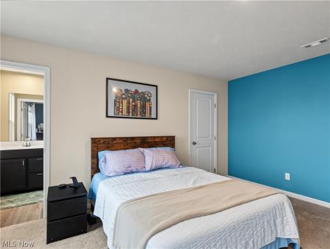 2632 Bishop Oval Barberton OH 44203