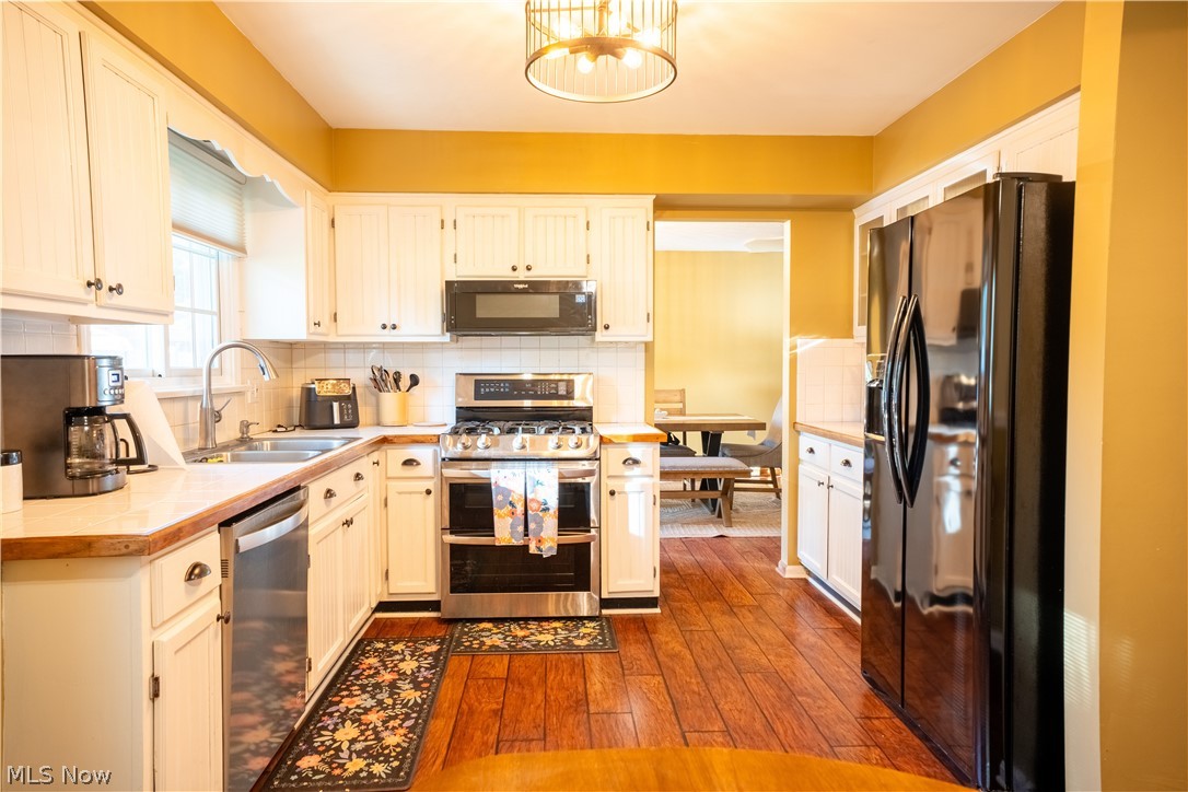 110 Berkshire Road Elyria OH 44035